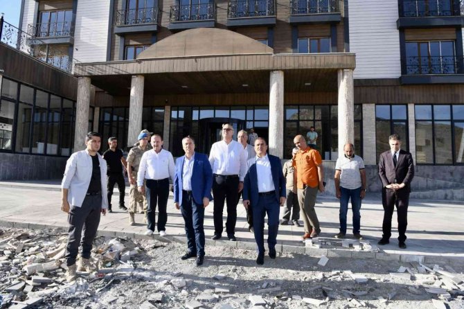 Vali Akbıyık, Çalışmaları Yerinde İnceledi