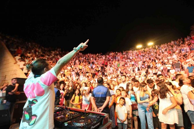 Kaş Gençlik Festivali Coşkusu Başladı