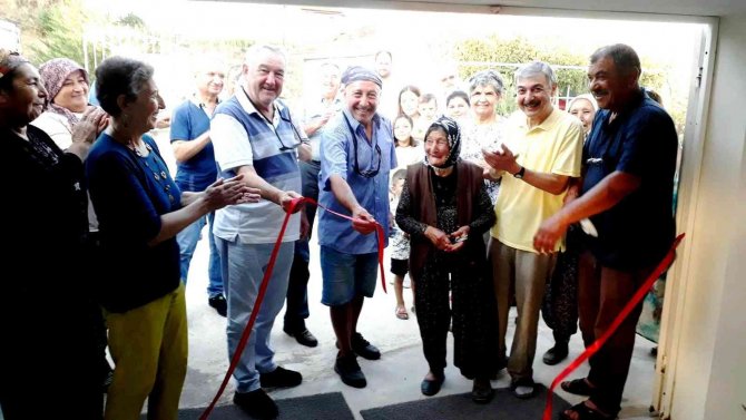 Sarıgöllü Karikatürist Kendi Köyünde Sergi Açtı