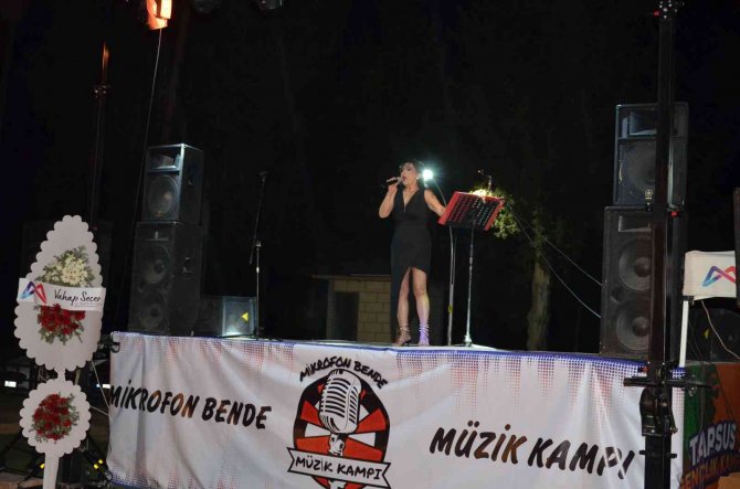 Mersin’de ’Mikrofon Bende Müzik Kampı’ Düzenlendi