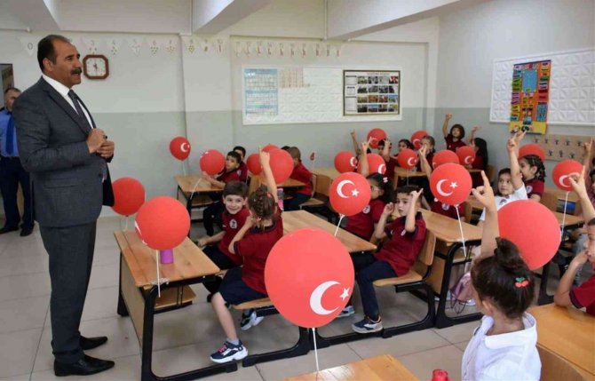 Miniklerde Okula İlk Adım Heyecanı