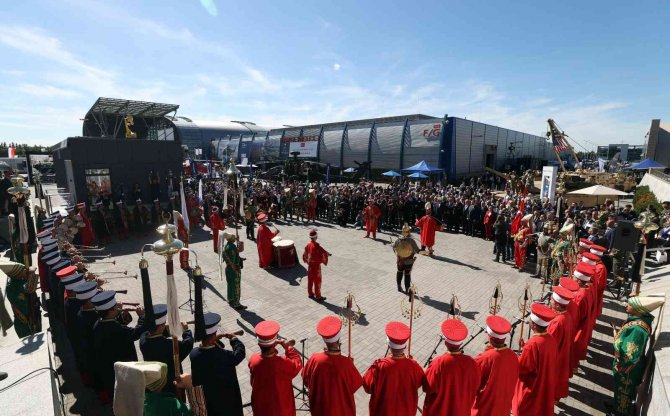 Polonya’daki Mspo Uluslararası Savunma Sanayi Fuarı Açılışında Msb Mehteran Birliği Konseri