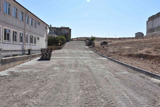 Siirt’te Kilit Parke Ve Yol Bakım Çalışmaları Devam Ediyor