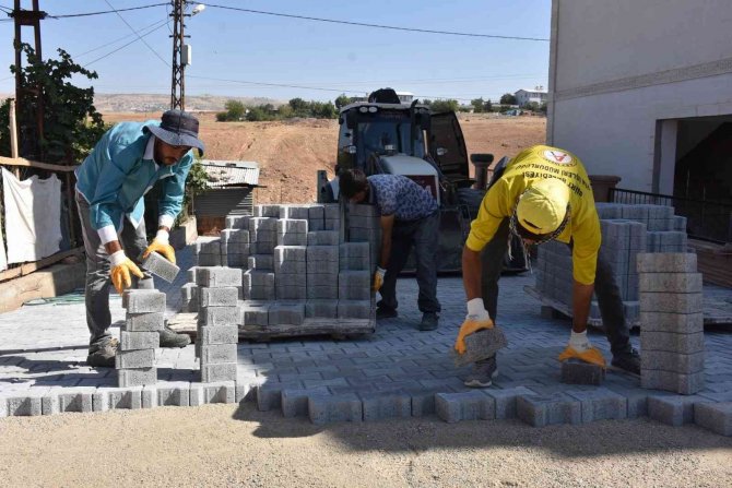 Siirt’te Kilit Parke Ve Yol Bakım Çalışmaları Devam Ediyor