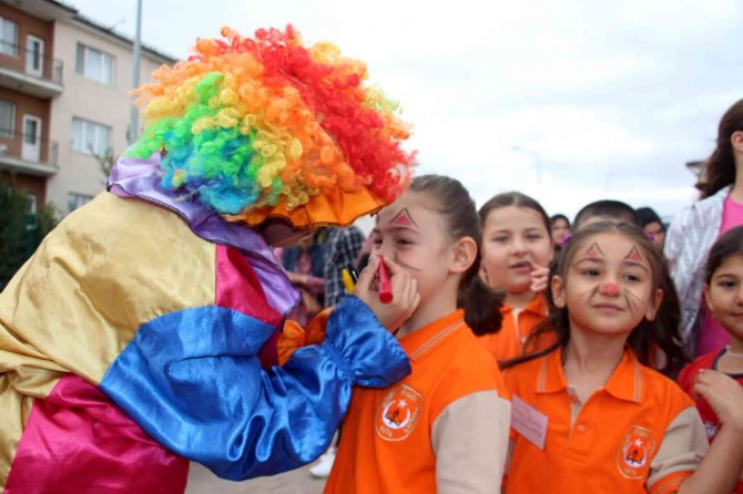 6 Bin Öğrenciye Eğitim Desteği