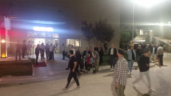 Tokat’ta Mhp’li Belde Belediye Başkanının Makam Aracına Silahlı Saldırı: 2 Yaralı