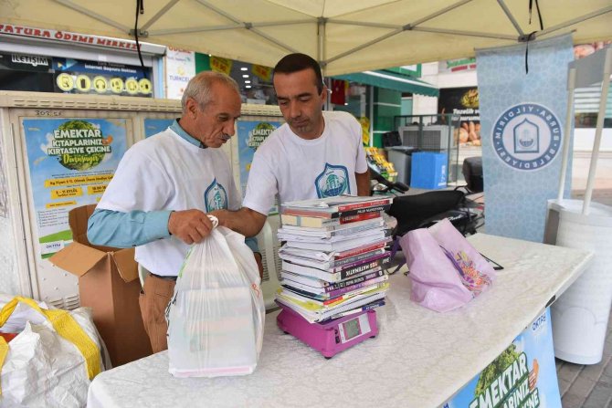 Yıldırım’da Eski Kitaplar Kırtasiye Çekine Dönüşüyor