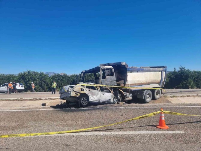 Çalıntı Otomobille Kaza Yaptı, Yanarak Can Verdi