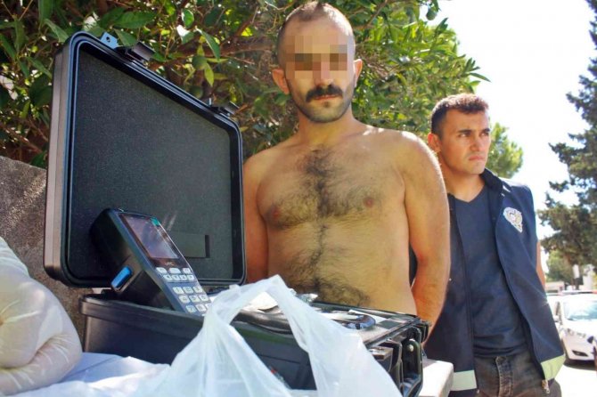 Uyuşturucunun Etkisiyle Ortalığı Birbirine Kattı, Polise Yakalanınca "Ne Güzel Kayıp Gidecektim Ama Aksiyonu Siz Çıkardınız" Dedi