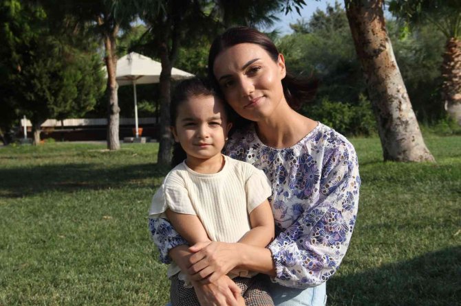 Azerbaycanlı Genç Öğretmen, Şifayı İ̇zmir’de Buldu