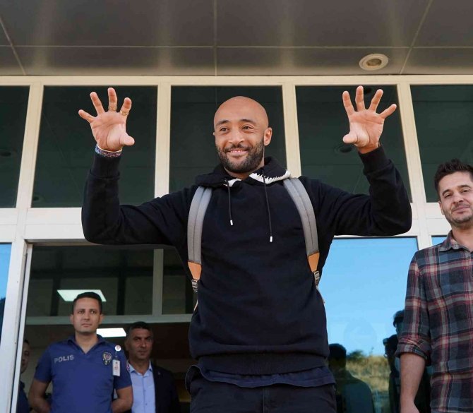 Beşiktaş’ın Yeni Transferi Nathan Redmond, İ̇stanbul’a Geldi