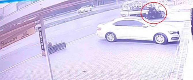 Bursa’da Motosiklet İle Kamyonetin Kazası Kameralarda