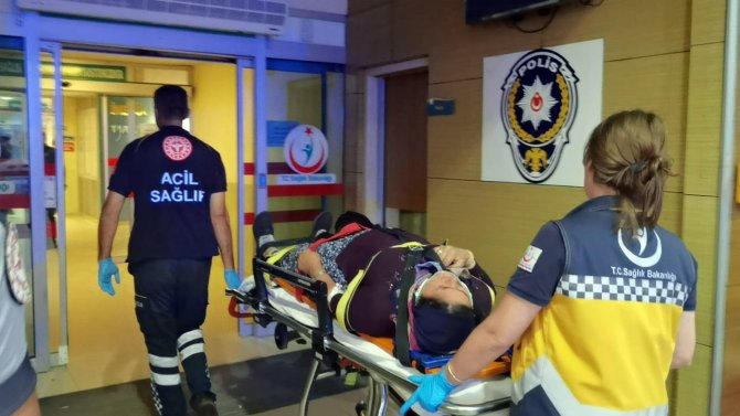 İ̇negöl’de İki Otomobil Çarpıştı: 4 Yaralı