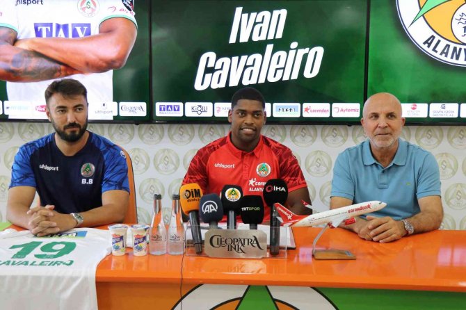 Corendon Alanyaspor, Fulham’dan Cavaleiro’yu Kiraladı
