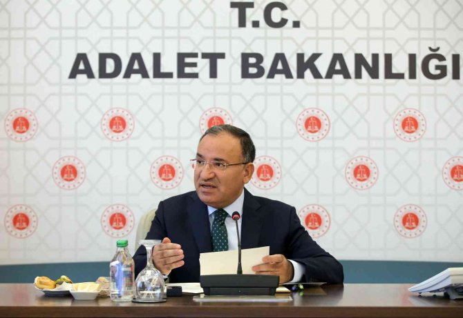 Bakan Bozdağ: "Yeni Bir Hukuk Sigortası Düzenini Ülkemize Kazandırmak İstiyoruz"