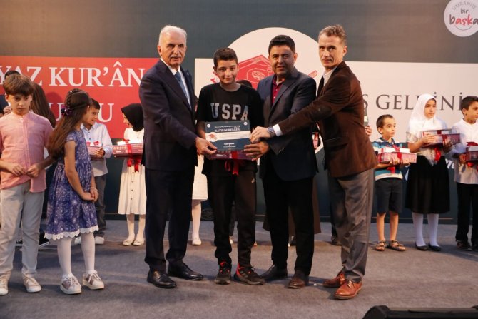 Ümraniyeli Çocuklar Yaz Kur’an Kursu Kapanış Töreninde Hünerlerini Sergiledi