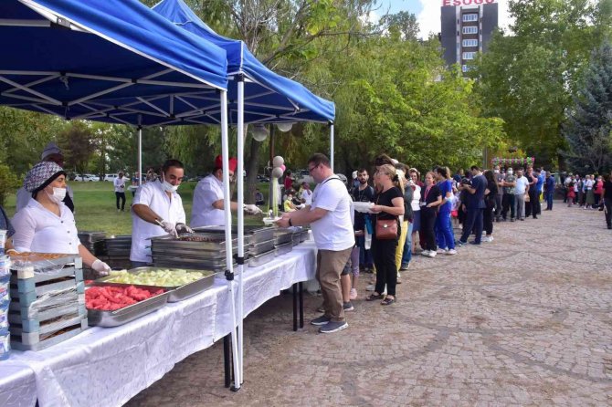 Esogü Hastanesi Personeli Pilav Günü’nde Buluştu