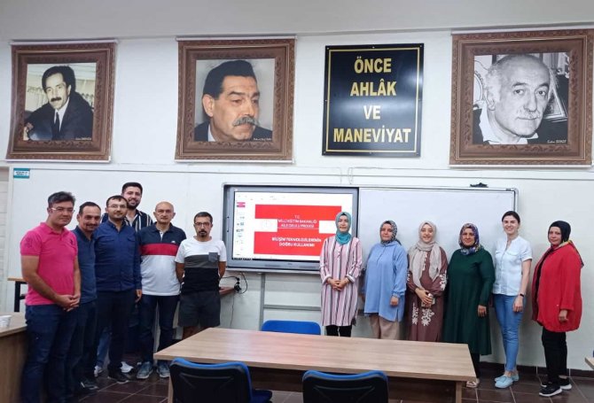 Gediz’de Aile Okulu Projesi İlk Mezunlarını Verdi