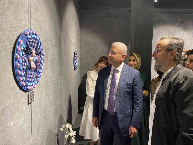 “Döngü Minyatür Sergisi” Nevmekan Sahil Galeri’de Açıldı