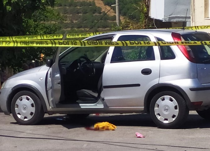 İ̇zmir’de Otomobilin Altında Kalan 3 Yaşındaki Çocuk Hayatını Kaybetti