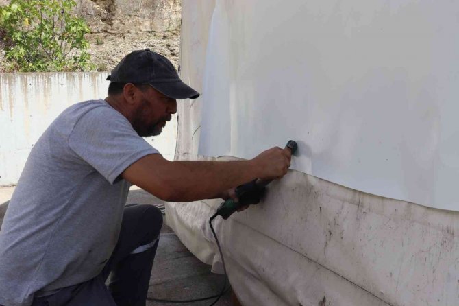 Pazar Alanında Hasarlı Yerler Onarıldı