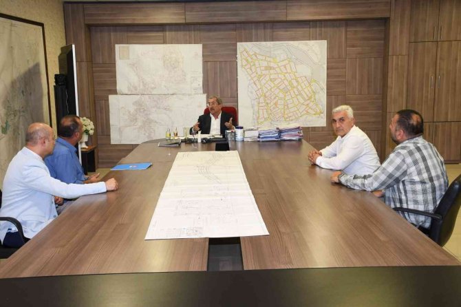 En Düşük Maaş 8 Bin Tl Oldu, İşçiler Göbek Atarak Kutladı