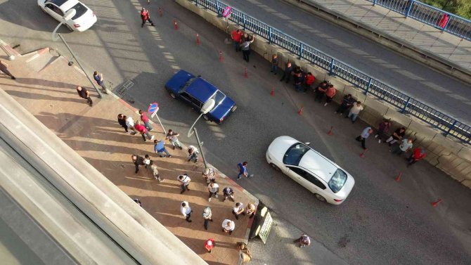 En Düşük Maaş 8 Bin Tl Oldu, İşçiler Göbek Atarak Kutladı