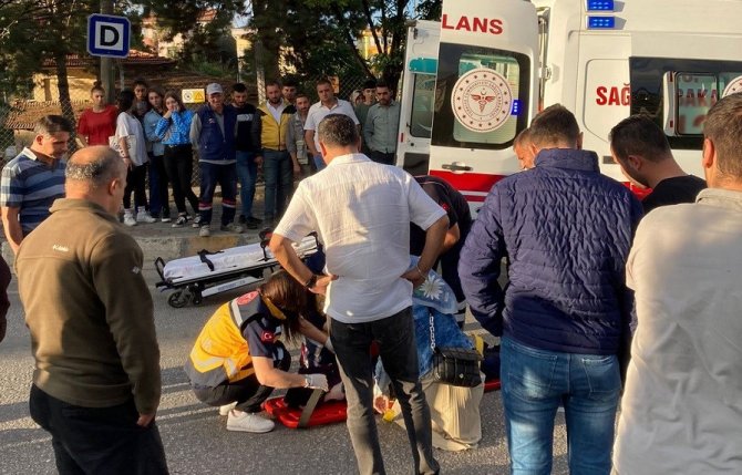 Otomobilin Çarptığı Kadın Yaralandı