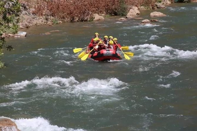 Vali Çiçek Rafting Yaptı