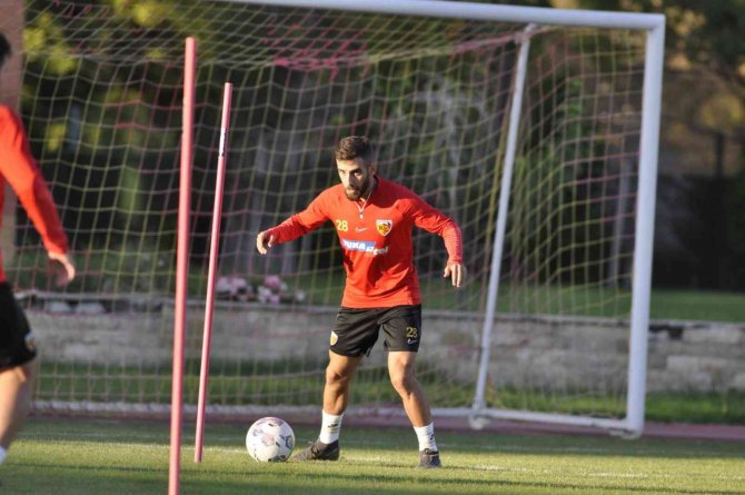 İ̇lhan Parlak: “3 Puanla Ayrılmak İstiyoruz”