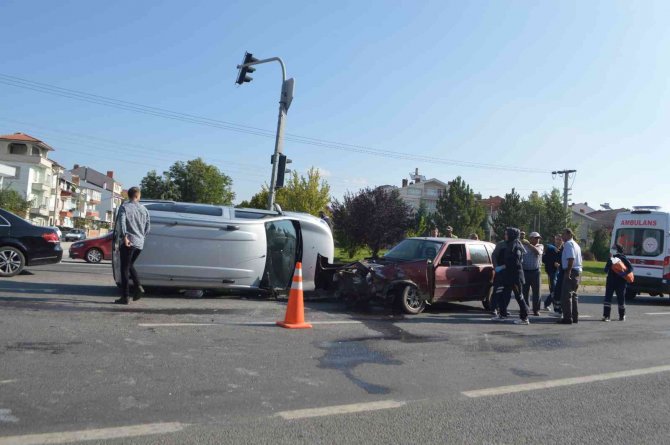 Tavşanlı’da Trafik Kazası: 2 Yaralı
