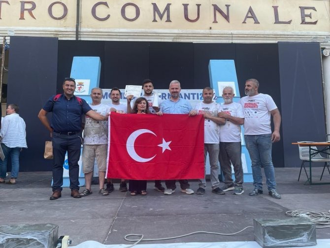 İ̇talya’da Menemen Rüzgarı Esti