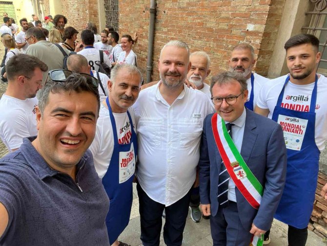 İ̇talya’da Menemen Rüzgarı Esti