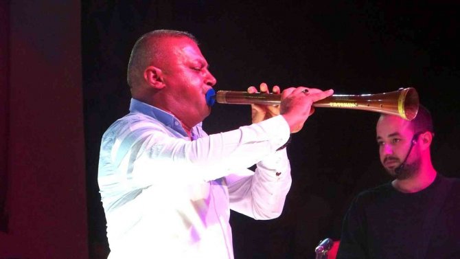 Zurnalar Menteşe’yi Salladı