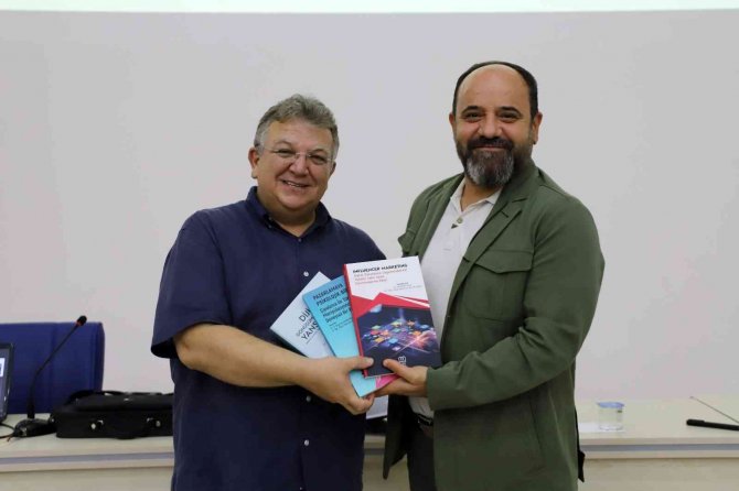 Neü Yöneticileri, İ̇stişare Ve Eğitim Programında Bir Araya Geldi