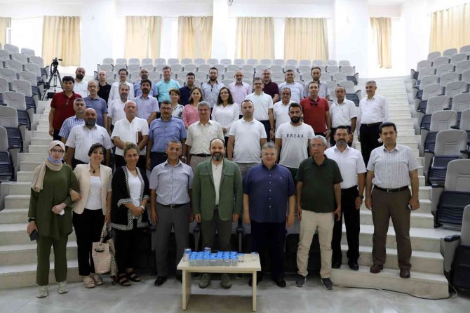 Neü Yöneticileri, İ̇stişare Ve Eğitim Programında Bir Araya Geldi