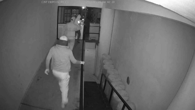 Pendik’te 200 Bin Liralık Soygun: Depoyu Boşalttılar
