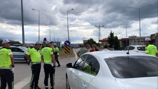 Sinop’ta Otomobilin Çarptığı Genç Kız Yaralandı