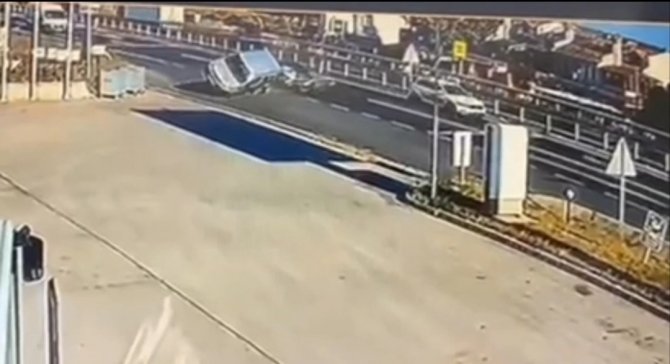 Tekirdağ’da İlginç Kaza Kamerada: 4 Yaralı
