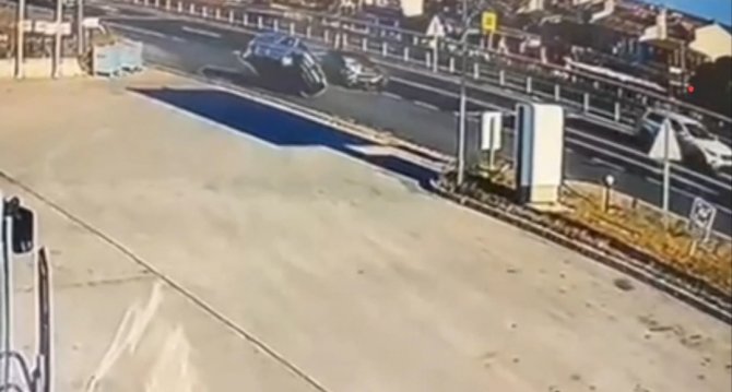 Tekirdağ’da İlginç Kaza Kamerada: 4 Yaralı