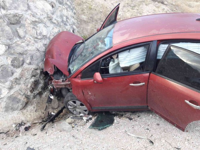 Tokat’ta İki Otomobilin Çarpıştığı Kazada 4 Kişi Yaralandı