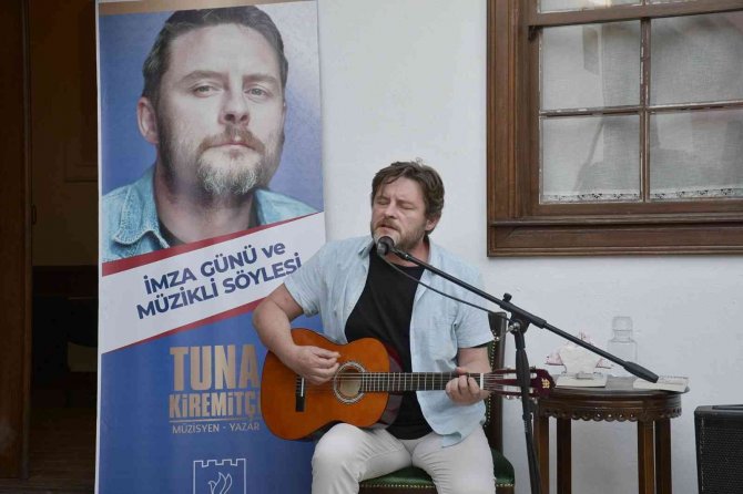 Tuna Kiremitçi, Kuşadalı Sevenleriyle Buluştu