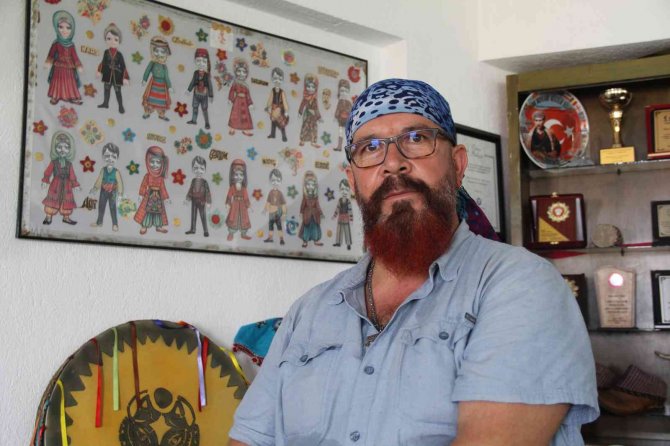 Anadolu’nun Geleneksel Kıyafetlerinden 42 Yıllık Koleksiyon Oluşturdu