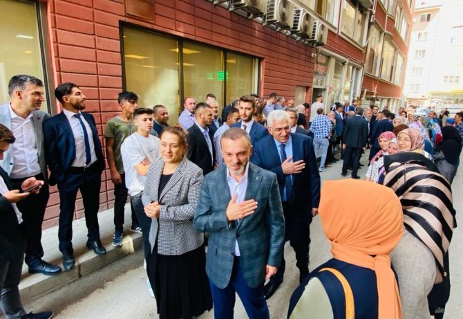 Öz: “Ak Parti Teşkilatları Uyum İçindedir”