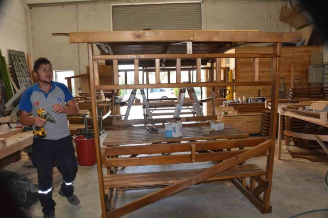 Akyurt Belediyesinde Usta Eller Üretiyor