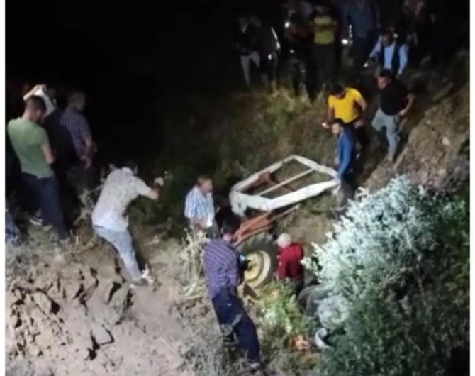 Manisa’da Traktör Uçuruma Yuvarlandı: 1 Ölü, 1 Yaralı