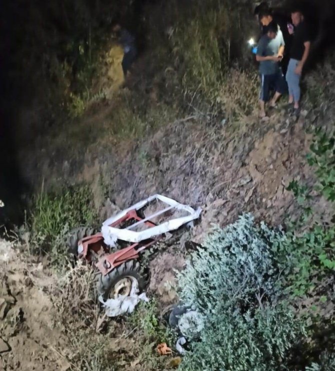 Manisa’da Traktör Uçuruma Yuvarlandı: 1 Ölü, 1 Yaralı