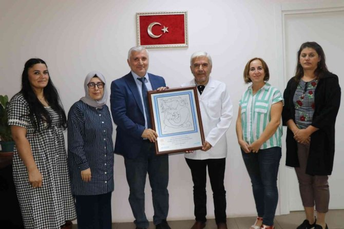 Altınova Devlet Hastanesi’ne Bebek Dostu Hastane Unvanı