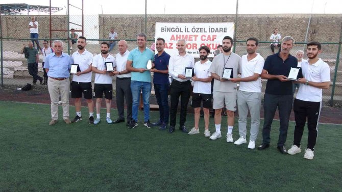 Pandemi Sürecinde Etkilenen 210 Çocuğa Özel İ̇dareden Yaz Spor Etkinliği