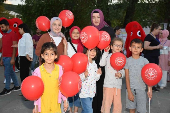 Tatvan’da ‘Sağlık Sokağı’ İle Vatandaşlar Bilgilendiriliyor